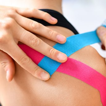 Los Beneficios de Utilizar Kinesio Tape: Mejora y Recuperación Física