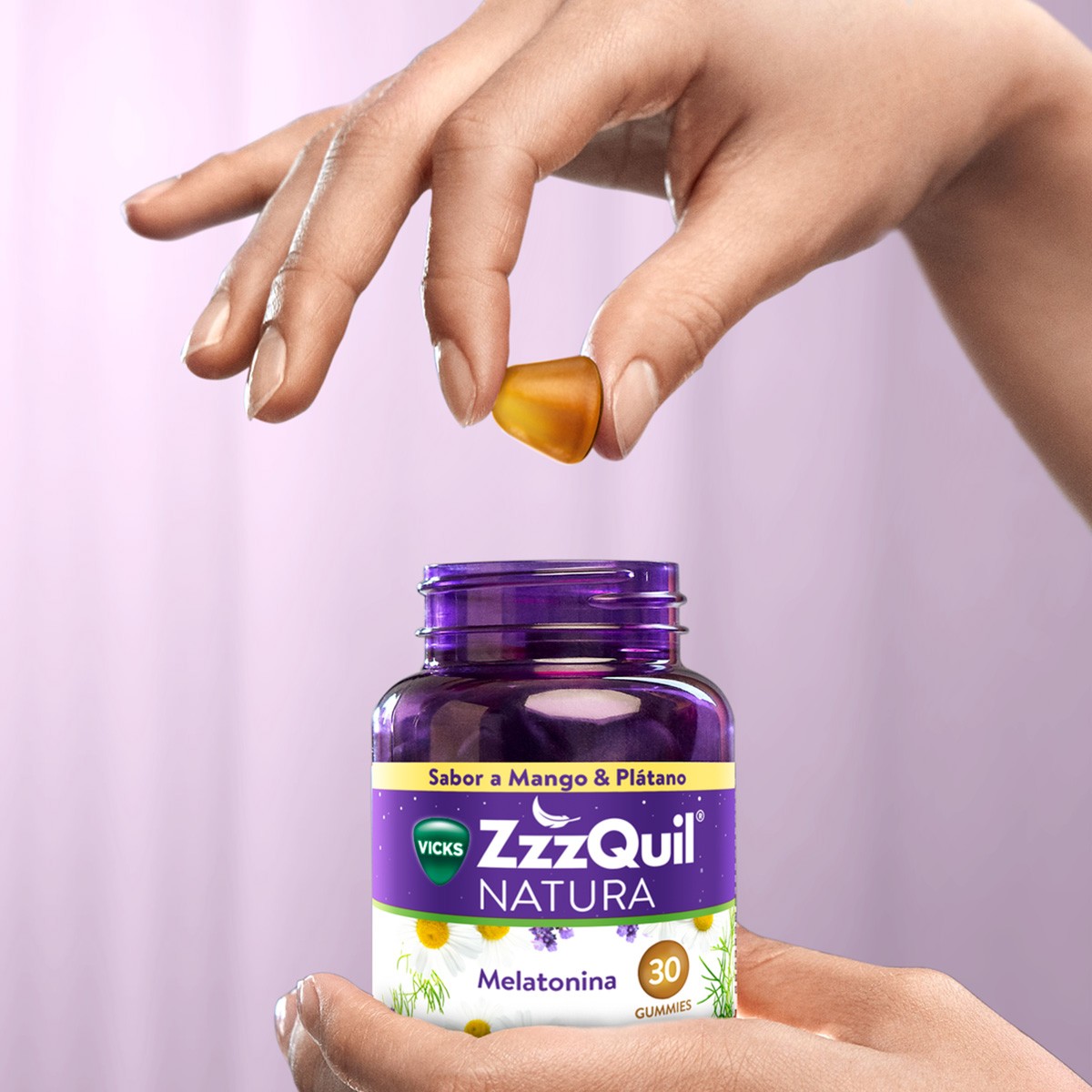 Zzzquil NATURA gummies plátano y mango de melatonina 1mg y valeriana 
30u.